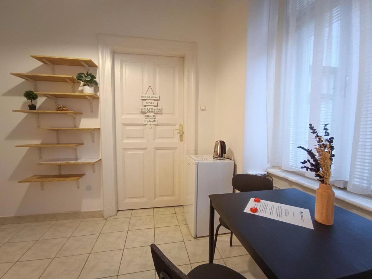 R172 Elitehost Raday Studio Apartment Budapesta Exterior foto